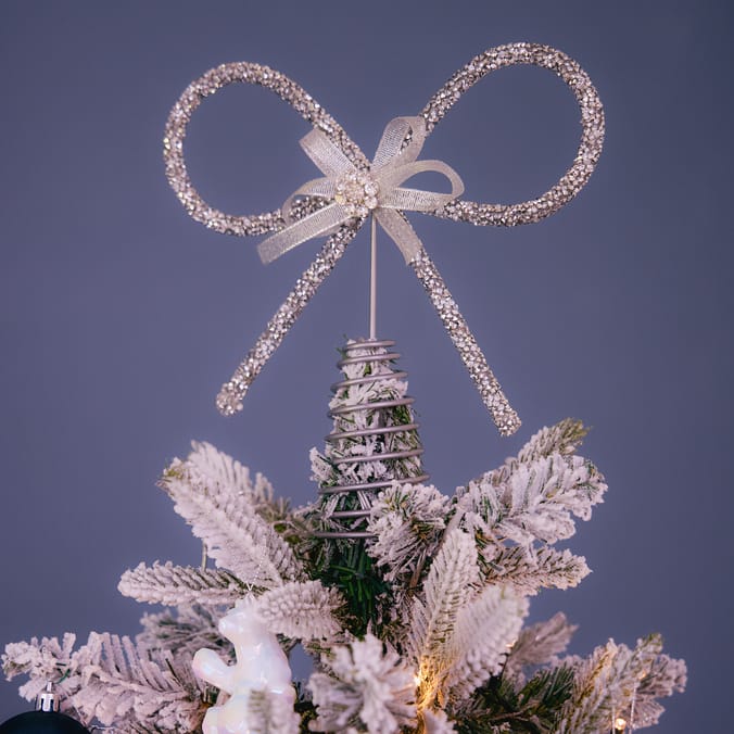Silver Glitter Bow Christmas Tree Topper – Elegant Sparkling Holiday Decoration