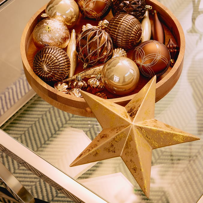 Winter Luxe Gold Star Hanging Decoration