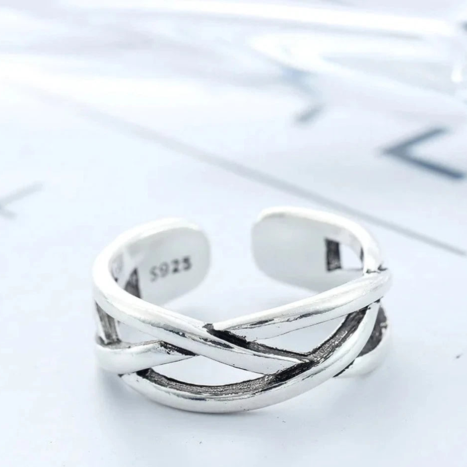 Silver Claw Crystal Adjustable Ring | Women’s Elegant Sterling Silver Jewelry Gift UK | Sparkling Adjustable Ring for Her