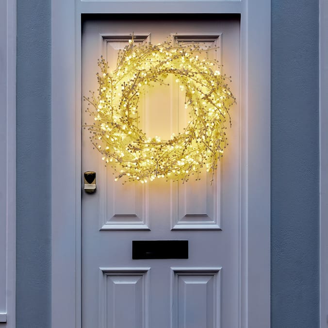 Prestige Mains Operated 600 LED Winter Berry Wreath - Warm White