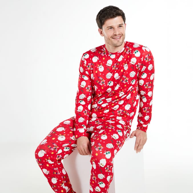 Men’s Red Christmas Santa Print Pajama Set – Festive Holiday Nightwear